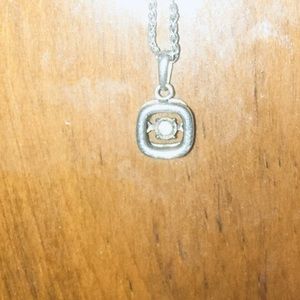 Floating diamond necklace